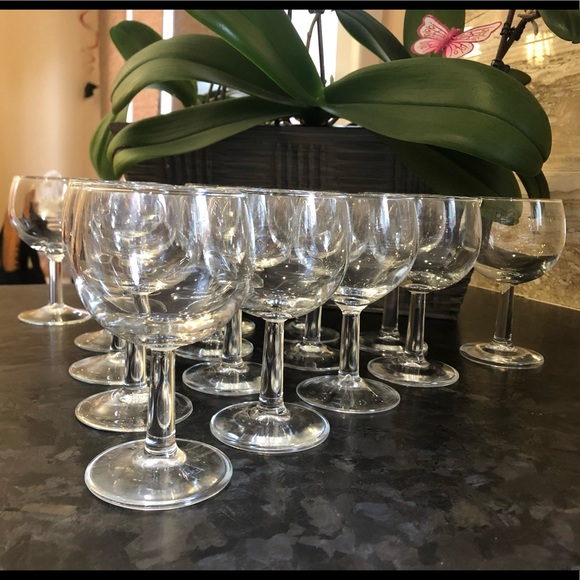 Wine Glasses - Set of 8 - Picture 3 of 5